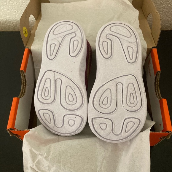 NEW NIKE REVOLUTION 4 SNEAKERS 4C GIRLS TODDLER CHILDREN INFANT SHOES BABY - Picture 3 of 16